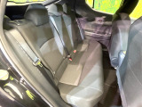 後部座席も気になるようなキズ・汚れやへたり等、大きなダメージはなく、良好な状態です。
