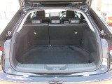 ラゲッジスペースは十分な広さを確保しています。日常のお買い物にも大活躍!積み下ろしも楽々ですよ。