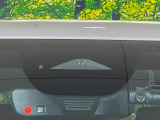 【スマートブレーキサポート】走行中に前方の車両等を認識し、衝突しそうな時は警報とブレーキで衝突回避と被害軽減をアシスト。より安全にドライブをお楽しみいただけます。