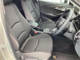 走行距離少ないので、運転席は綺麗な状態です。
