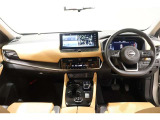 必要な装備を使いやすい位置に配置した機能的な運転席まわり。操作感や車両感覚など、ぜひ運転席に座って確かめてください。