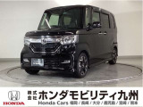 N-BOX カスタム G・Lターボ ホンダセンシングです。ホンダセンシングを標準装備したこの車両は、両側電動スライドドアや、パドルシフト、アルミホイール等、質感を増す装備が充実です。
