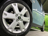 【純正15インチアルミホイール】外観にマッチした純正アルミホイールを装着しております。各種社外アルミホイールや、スタッドレスタイヤも取扱いしております。是非ご相談ください♪