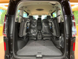 後席を格納すると、これだけの広さが!シーンに合わせたシートアレンジで、大きな荷物も積むことが出来ます♪