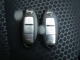 『インテリジェントキ-』機械的な鍵を使用せずに車両のドアの施錠/解錠、エンジン始動が可能なシステムです!