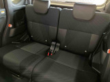 後部座席です。座り心地も足元もゆったり♪♪