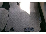 フロアマットが付いています。
