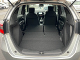 シートを倒せば大きな荷物も積み込み可能です!!