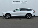 ◆サイド/流麗なプロポーションはVOLVO車の真骨頂。「美しいものと共にありたい」というオーナーの願いを満たします