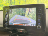 【バックカメラ】駐車時に後方がリアルタイム映像で確認できます。大型商業施設や立体駐車場での駐車時や、夜間のバック時に大活躍!運転スキルに関わらず、今や必須となった装備のひとつです!