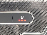 ●フロントシートヒーティング:運転席・助手席共に三段階で調節が可能なシートヒーターを装備しております。季節を問わず快適にご使用いただけます。