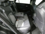 後部座席も広々としています!