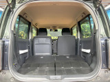 普段のお買い物や通勤、送迎等に十分な荷室スペースを確保しております。セカンドシートを倒すと、大きな荷物の積載も可能です♪