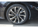 純正18インチアルミホイール タイヤサイズは225/45R18