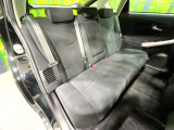 後部座席も気になるようなキズ・汚れやへたり等、大きなダメージはなく、良好な状態です。