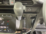 【シフトレバー】シフトの操作がしやすく快適なドライブを楽しんでいただけます!