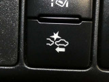 【PCS(プリクラッシュセーフティーシステム】・・・進路上の車両を前方センサーで検出し、衝突の可能性が高いと判断したときに、警報やブレーキ力制御により運転者の衝突回避操作を補助します。
