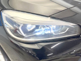 ●LEDヘッドライト:夜間走行時も良好な視界を確保し安心して運転できる高輝度LEDヘッドライトを装備!点灯速度が早く、消費電力も抑えられています。