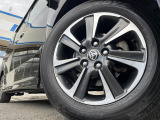 【純正16インチアルミホイール】外観にマッチした純正アルミホイールを装着しております。各種社外アルミホイールや、スタッドレスタイヤも取扱いしております。是非ご相談ください♪