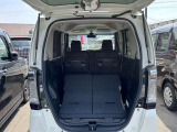 シートをすべて倒すとこんなに広々。たくさん荷物を積めます。これだけのスペースであればかなりの荷物が載せられます!