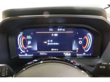 ■スピードメーター■ とっても見やすいメーターです。夜間時はラグジュアリーな気分にさせてくれる照明が魅力ですので、夜のドライブも楽しみになりますよ♪