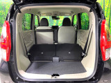 普段のお買い物や通勤、送迎等に十分な荷室スペースを確保しております。セカンドシートを倒すと、大きな荷物の積載も可能です♪