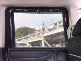 【ロールサンシェイド】まぶしい光を軽減し、心地よい車内に♪ロール式なので開け閉めも容易にできます!