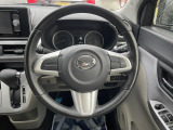 【純正革巻きステアリング】上質な革を使用することで、手にしっかり馴染みとても運転しやすいハンドルです♪