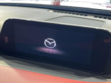 【マツダコネクトナビ】車内の雰囲気にマッチした一体型タイプのナビ。各種車輌設定やBluetooth再生等、様々な機能が楽しめます。直感的なダイヤル操作が可能で、使い勝手も良好です。