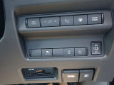 運転席まわり各種操作スイッチ。