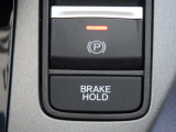 ★ブレーキホールド★ブレーキペダルを離しても停車し続けてくれる機能♪ちょっとした信号待ちなど街中を走るときにあると嬉しいですね&uarr;&uarr;(*^-^*)