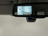 アラウンドビューモニター付きミラー、周囲の状況が映るので車庫入れや狭い場所も安心