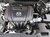 「SKYACTIV-G(ガソリン)」は、規格外の高圧縮を実現し、世界のエンジン技術者に驚きを与えました。さらに、それを維持したままノッキングの発生を抑え、熱効率を向上、走りにも寄与したエンジンです。