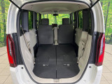 普段のお買い物や通勤、送迎等に十分な荷室スペースを確保しております。セカンドシートを倒すと、大きな荷物の積載も可能です♪