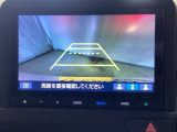 バックでの車庫入れも安心です! リアカメラが付いているバックモニター付のナビを装備しております。操作線もついており距離感も画面から確認できます。