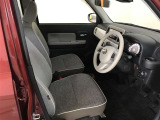 見通しのよいすっきりとした視界で、誰でも運転しやすいです。運転のしやすさは疲れにくさにも繋がりますよ♪
