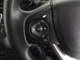 ステアリングリモコンは、運転中でも簡単に音量調整やチャンネル変更もできます!わき見運転防止にもつながるので安心です♪