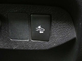 衝突被害軽減ブレーキなどを搭載した「サポカー」です。安全機能の詳細は販売店スタッフまでおたずねください。