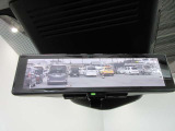 インテリジェントルームミラー装備後部の様子をカメラで映すので後席の人や荷物に視界を妨げられません通常のミラ-にも切り替えられます