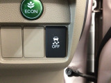 ★ECONスイッチ★ エコドライブを加速しよう!スイッチをONにすると、運転の仕方によるロスを抑え込み燃費をよくするようクルマが頑張ります(*^ー^*)燃費向上にチャレンジ♪
