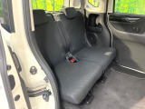 後部座席も気になるようなキズ・汚れやへたり等、大きなダメージはなく、良好な状態です。
