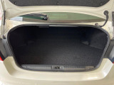 積み下ろしのしやすいデッキにはたっぷりと荷物を積み込んでいただけます。遊びから仕事まで、様々なシーンで頼れます♪