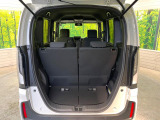 普段のお買い物や通勤、送迎等に十分な荷室スペースを確保しております。セカンドシートを倒すと、大きな荷物の積載も可能です♪