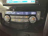 左右独立温度コントロールフルオートエアコンです。運転席、助手席それぞれで独立して温度設定ができます。冷え性の方が乗っても安心ですね♪