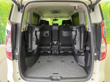 後席を格納すると、これだけの広さが!シーンに合わせたシートアレンジで、大きな荷物も積むことが出来ます♪