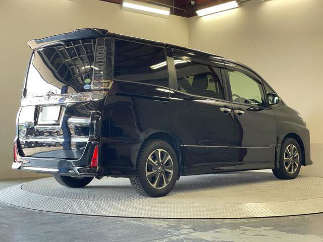 トヨタ ヴォクシー 2.0 ZS 煌 トヨタセーフティセンス 社外ナビ() 両側