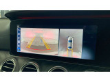 【リアカメラ】見通しの悪い場所への進入時や狭い場所での駐車時に役立ちます。