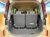 普段のお買い物や通勤、送迎等に十分な荷室スペースを確保しております。セカンドシートを倒すと、大きな荷物の積載も可能です♪