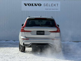 ◆バック/万が一を考え、安全性を重視する方に選ばれているVOLVO車。ドアを開閉するとその重み・厚みに驚くはず