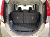 【トランク】積み込みやすくて、たっぷり積める荷室です。シートアレンジできるものは、乗車人数と荷物の量や大きさによってシートを動かすことができるので、より快適なドライブが可能です!